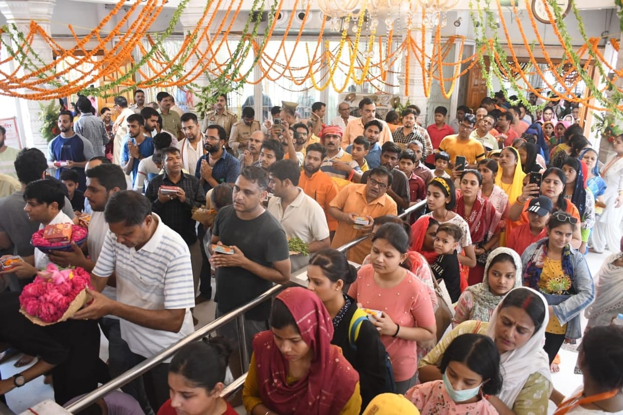 Lucknow: First big Mangal of Jeth today, chanting of Bajrang Bali in temples since morning, Bhandaras set up i