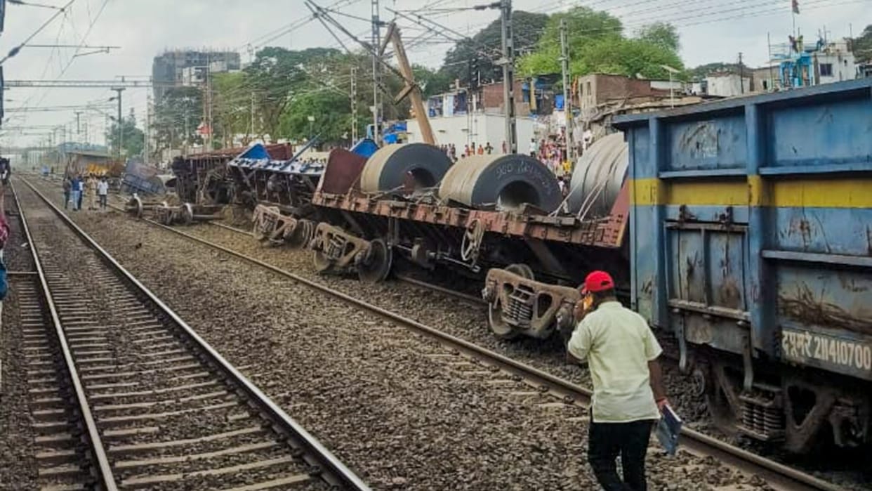 Accident: 7 coaches of goods train derailed near Mumbai, Gujarat's train traffic affected, many trains cancell