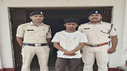 पुलिस की गिरफ्त में आरोपी
