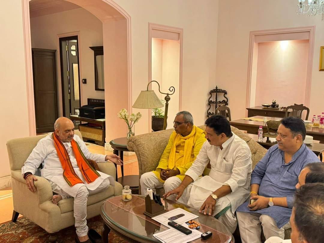 Up Lok Sabha Election Samajwadi Party Leader Narad Rai Meet Amit Shah in Varanasi Hints Joining Bjp on May 29