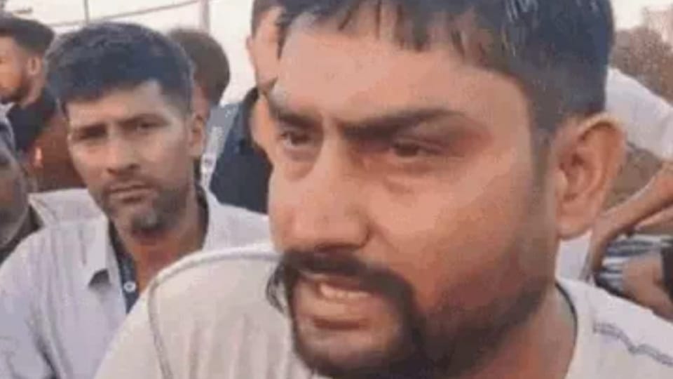 Fast Speed Car hits vehicles in Jalandhar