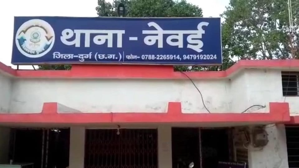 Three people died in a collision between bikes two people were seriously injured in Durg