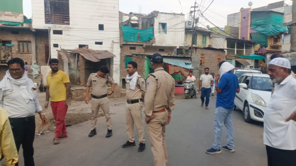 action against open meat and fish shops in Shajapur Despite ban