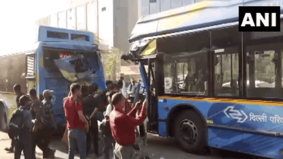दिल्ली में बस हादसा