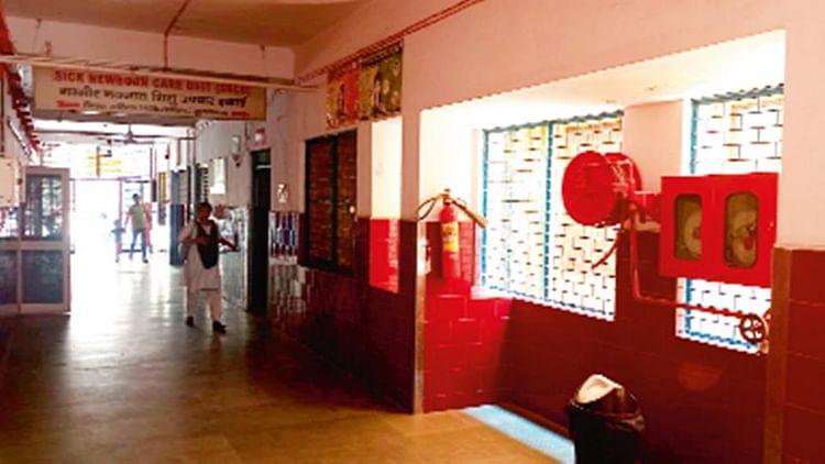 UP: मुरादाबाद जिले में बिना फायर एनओसी के चल रहे 446 अस्पताल, 503 में से सिर्फ 57 के पास आग से बचाव के इंतजाम