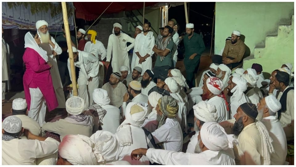 Ajmer: Former education minister Naseem did public relations in Gurdaspur Rajasthan Congress in-charge Randhaw