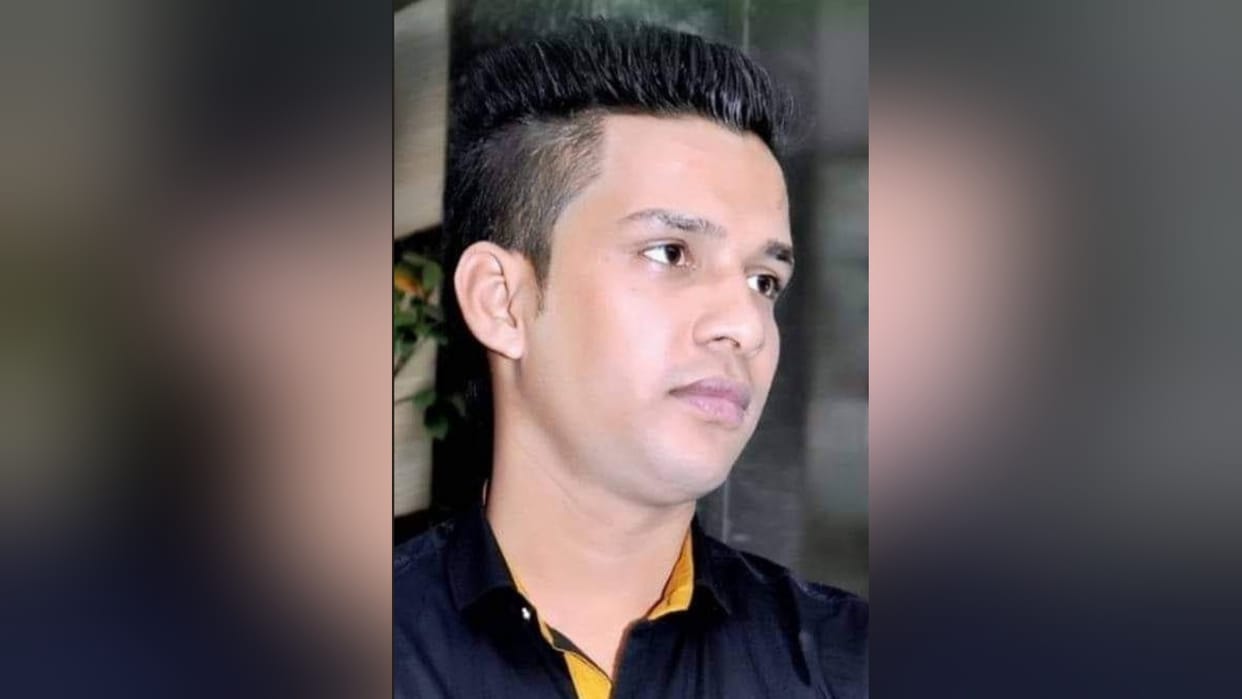 A youth of Baghpat died in a road accident after celebrating his daughter birthday in Meerut