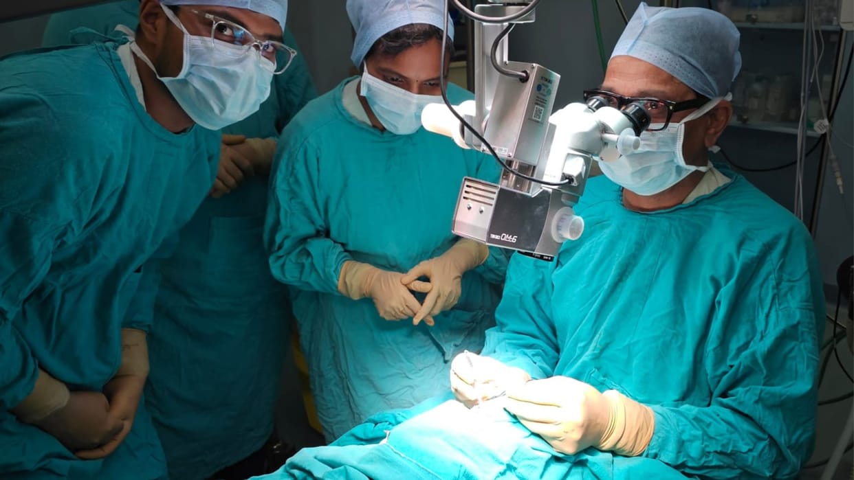 pet dog scratched girl eye 30 stitches applied Surgery took place for many hours in BHU