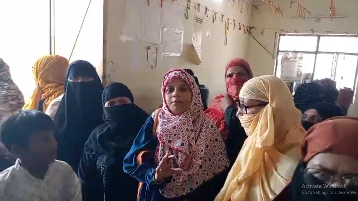 Angry women surrounded the sub-station due to power cut, anger erupted against the officials.