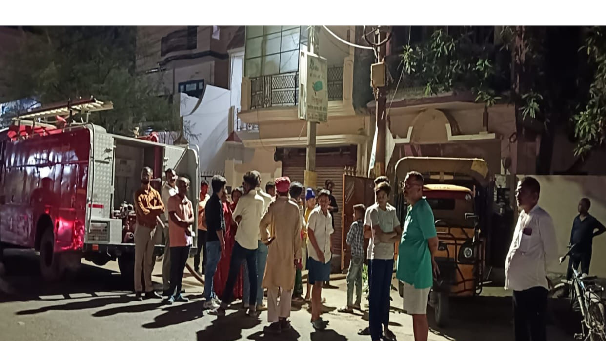 In Gorakhpur, a young man died due to a fire caused by a short circuit in an AC.