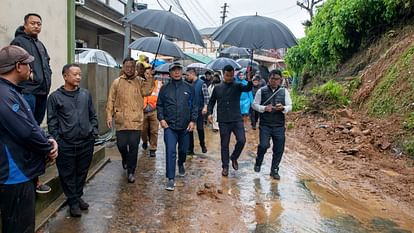 पूर्वोत्तर में हाहाकार: असम, मिजोरम, नगालैंड और मेघालय में 27 की मौत; मूसलाधार बारिश-भूस्खलन में सैकड़ों घायल Northeast weather rain updates storm and landslides create havoc dead injured toll surging