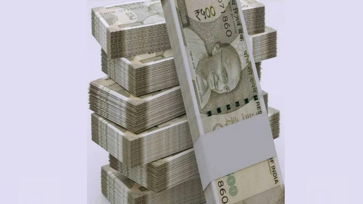 55 Lakh rupees compensation for not giving insurance claim.
