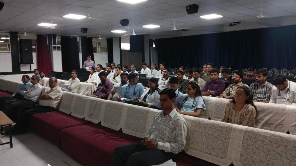 Indore : Publishing literature without giving its context is plagiarism, its prevention discussed in seminar