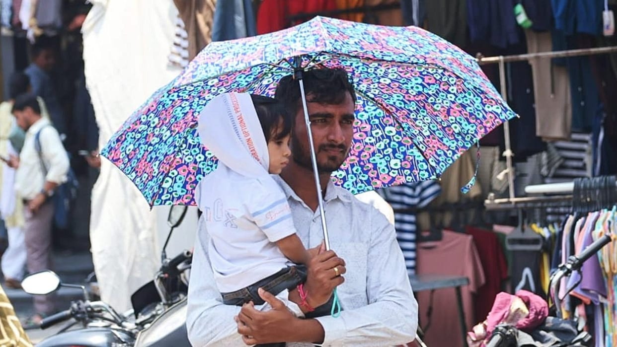 Indore News Monsoon barish rain Delayed Indore Records Temperature