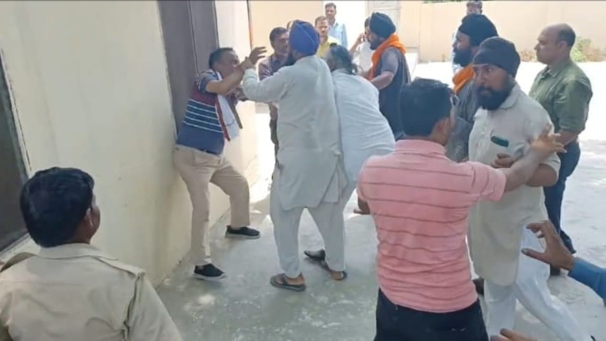 Ruckus over power cuts in scorching heat JE beaten up by people in Lakhimpur kheri