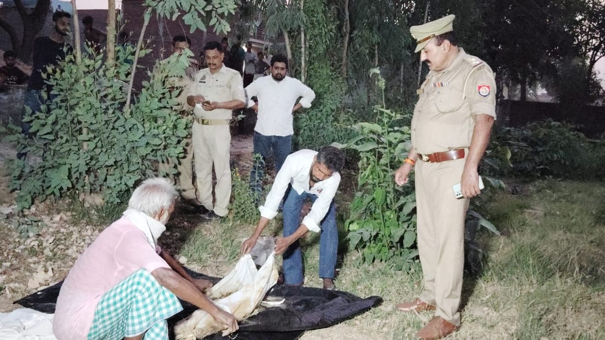Sitapur: Child's body taken out from grave after eight days, post mortem will be done, mother accused sister-i