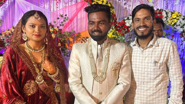 Balrampur Accident: विपरीत दिशा से आ रहे ट्रक ने कार में मारी टक्कर, एक शख्स की हुई मौत, दूसरा घायल