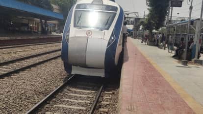 MP News Vande Bharat collided with welding belt in Morena major accident averted passengers were shocked