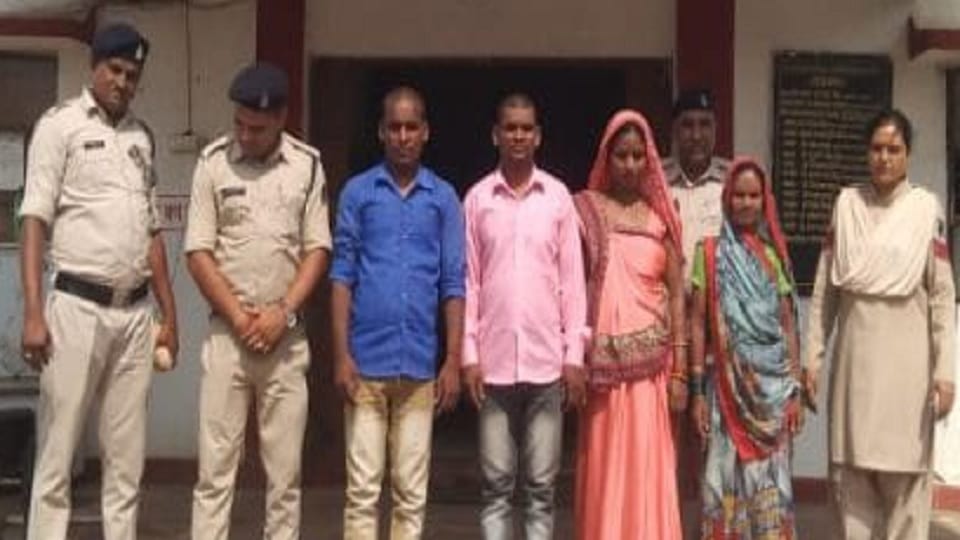 पुलिस की गिरफ्त में आरोपी