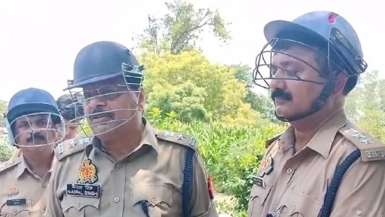Clashes between two groups over breaking of wall in Lakhimpur Kheri