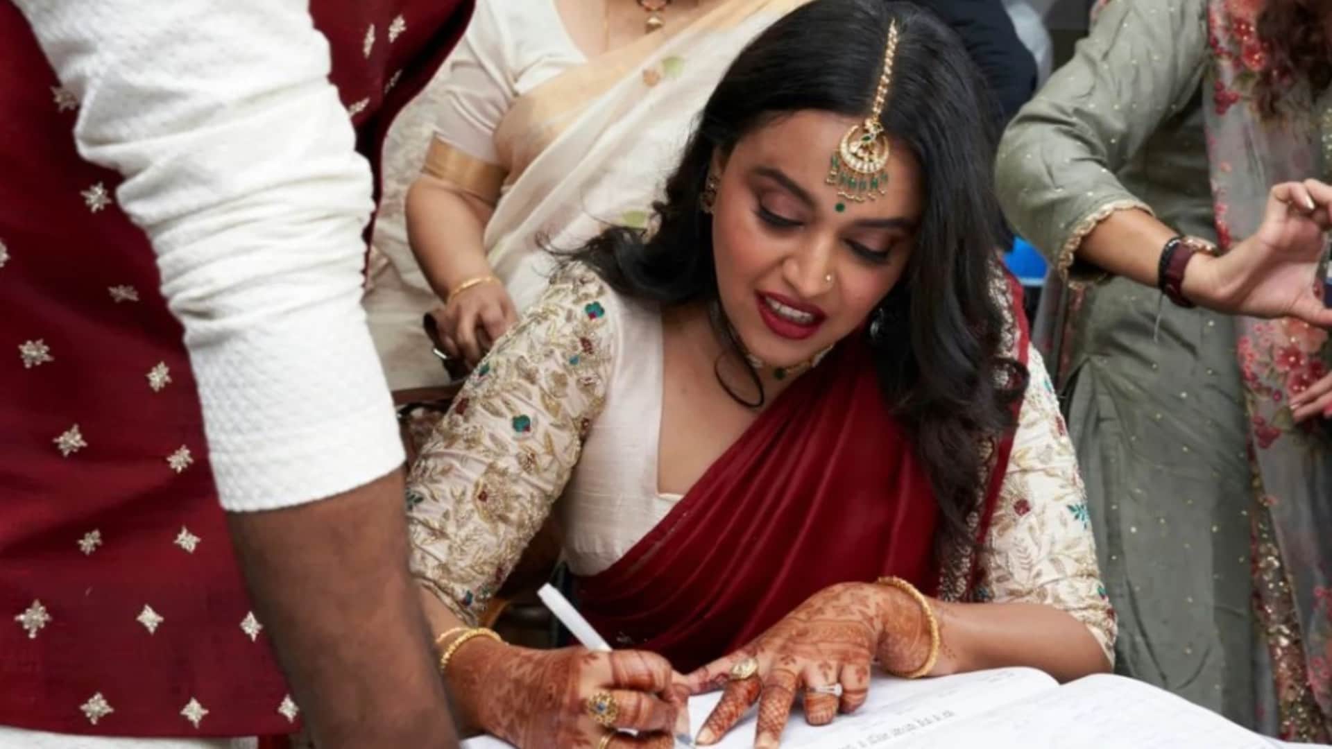 bollywood stars who choose court marriage kareena kapoor Saif ali khan sanjay dutt swara bhaskar John Abraham