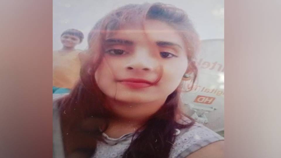 nursing student committed suicide or murder dead body was hanging knees on bed Police entangled in questions