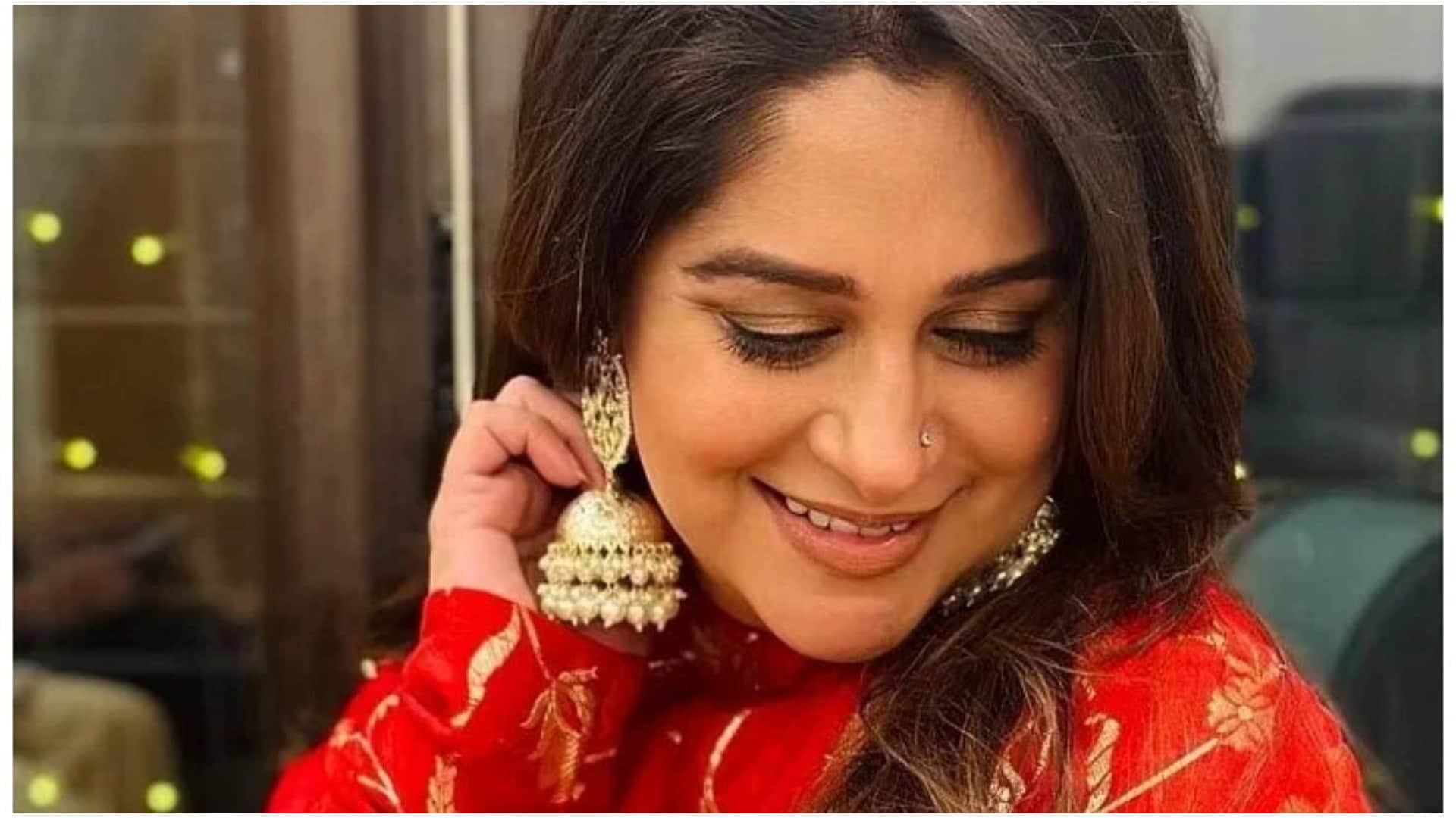 TV Actresses disappeared from small screen career Sanaya Irani Disha Vakani Dipika Kakar