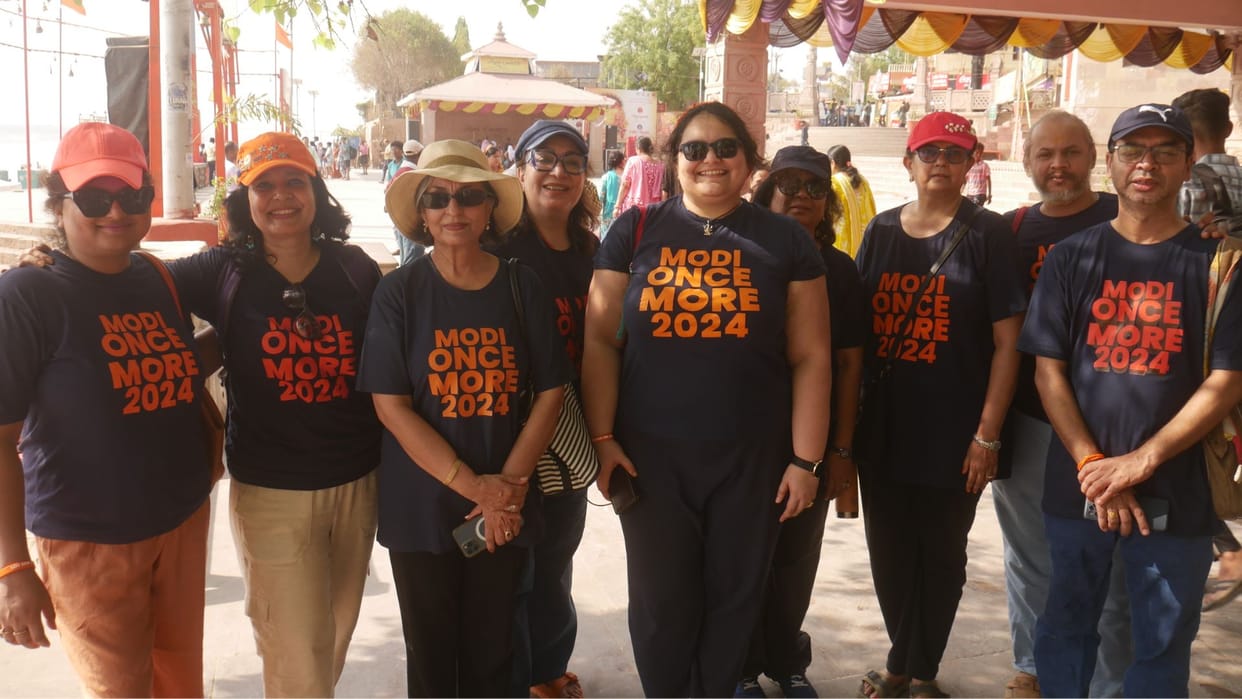 lok sabha election women Group campaigning in Kashi for PM Modi coming from different places