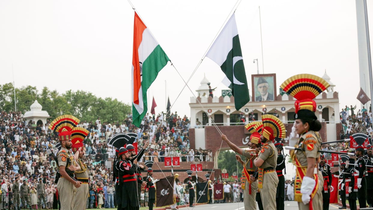 Timing of retreat ceremony at Attari border has changed Indo-Pak border will remain closed