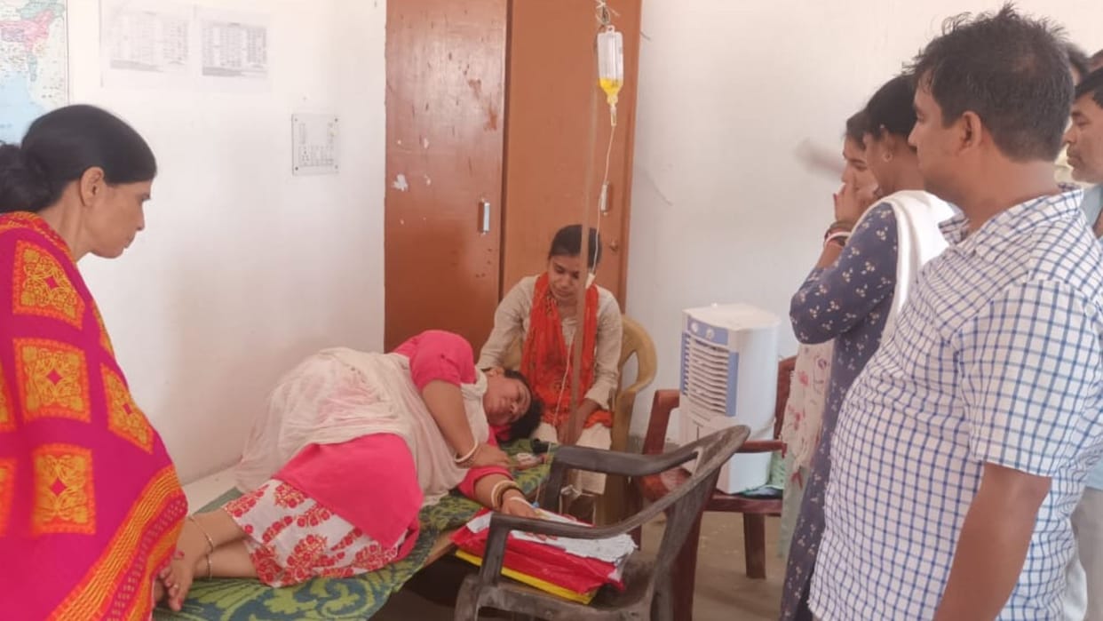 Bihar News: teacher who reached school amidst extreme heat fainted in jamui