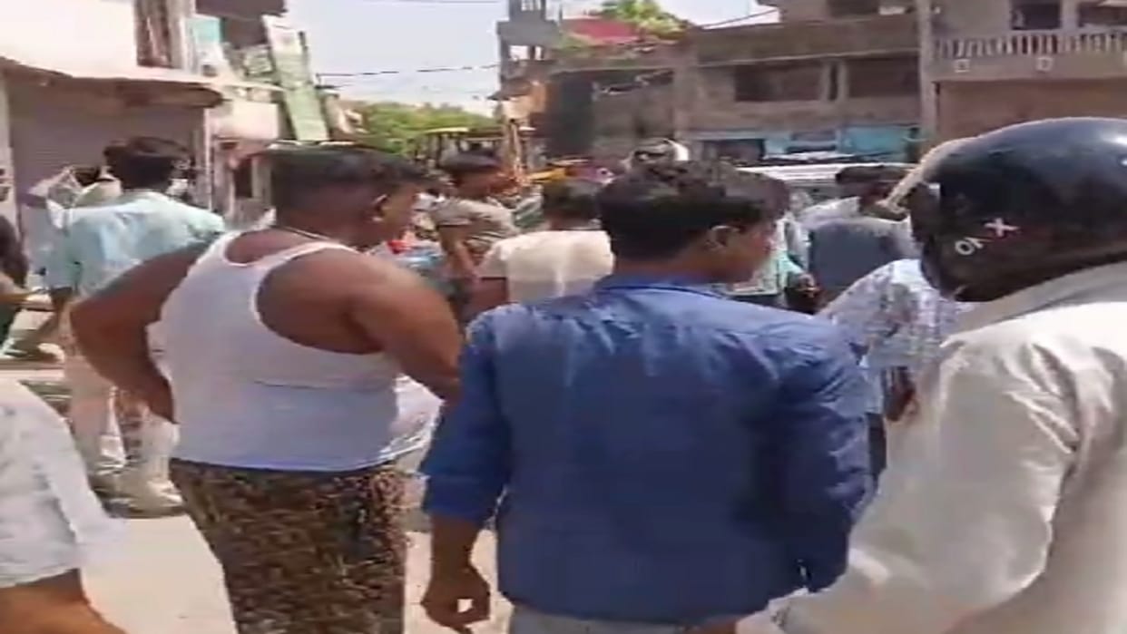 Bulldozer rammed houses in Karnaipur market
