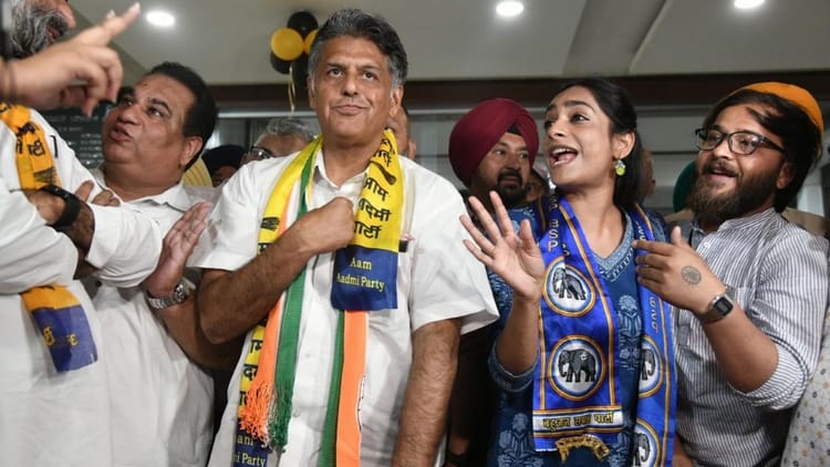 Bsp Candidate Dr. Ritu Singh Arrived In Congress Candidate Manish Tiwari Pc In Chandigarh – Amar Ujala Hindi News Live
