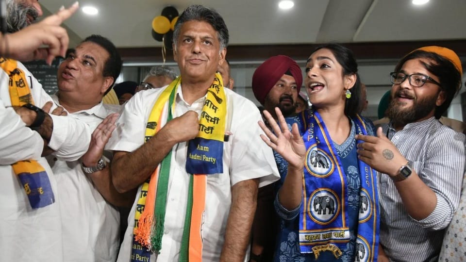BSP candidate Dr. Ritu Singh arrived in Congress candidate Manish Tiwari PC in Chandigarh
