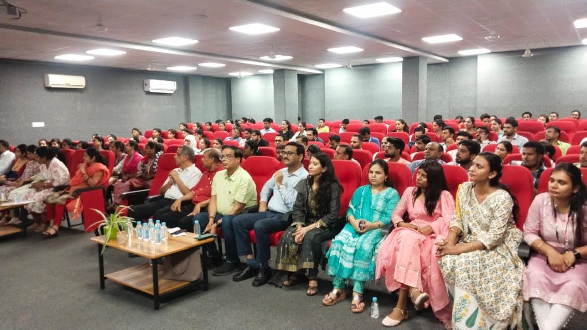 Indore: To improve mental health, control your mind, ways to avoid depression and stress were told in workshop