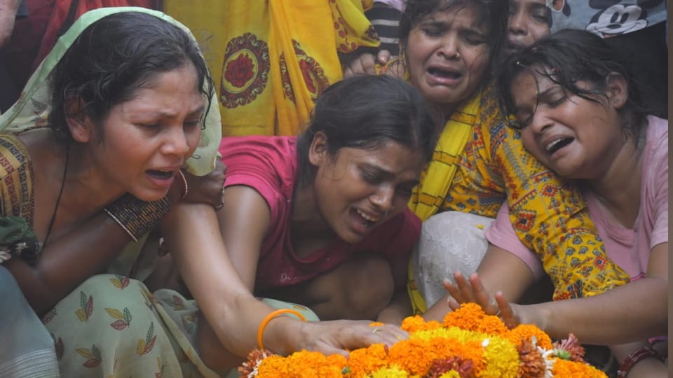 injured Young man died in Kanpur after being beaten up by a builder and BJP leader case on nine man for murder