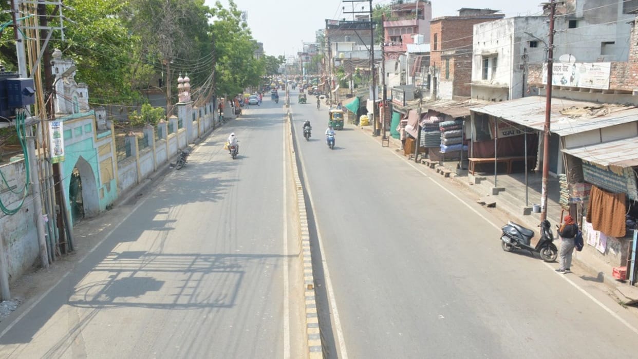 heat wave in varanasi Mercury rose Eight degrees Celsius in nine hours five died in 24 hours