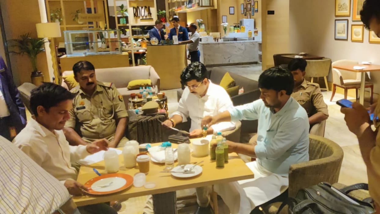 A man fell ill after having food in Hotek hyatt in Lucknow.