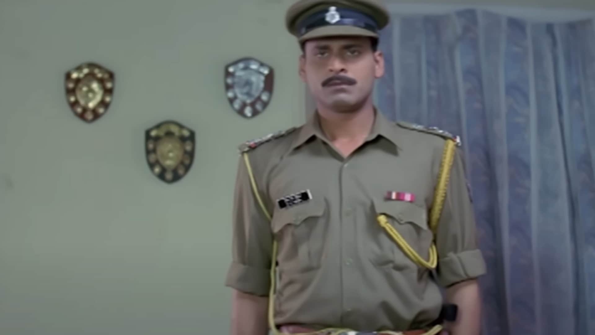 These Film Stars Popular in Cop Roles Ajay Devgn Shah Rukh Khan Salman KHan Ranveer Singh Akshay Kumar