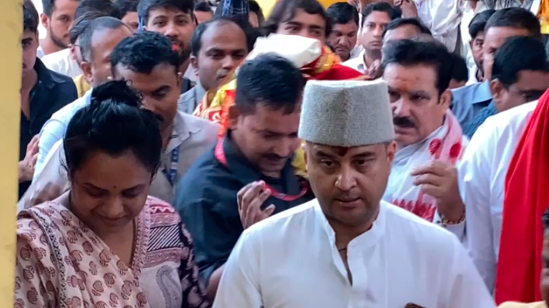 नलखेड़ा स्थित मां बगलामुखी के मंदिर पहुंचे ज्योतिरादित्य सिंधिया