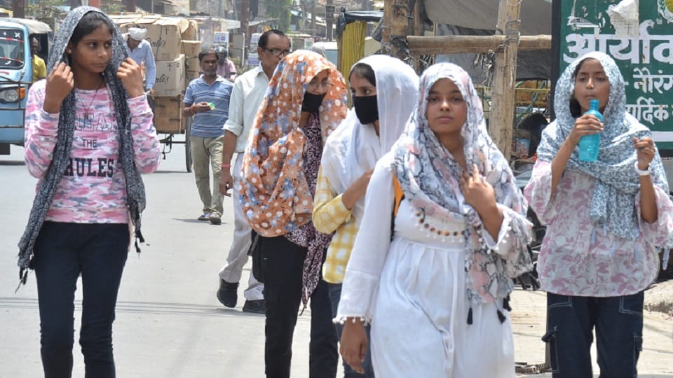 People suffering due to sun and heat waves