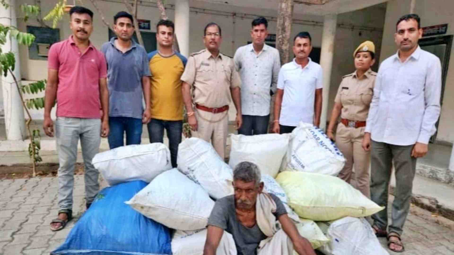 पुलिस की गिरफ्तार में आरोपी।