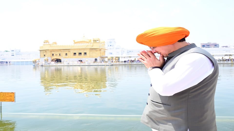 cm pushkar singh dhami served in Darbar Sahib during Punjab Lok Sabha election campaign