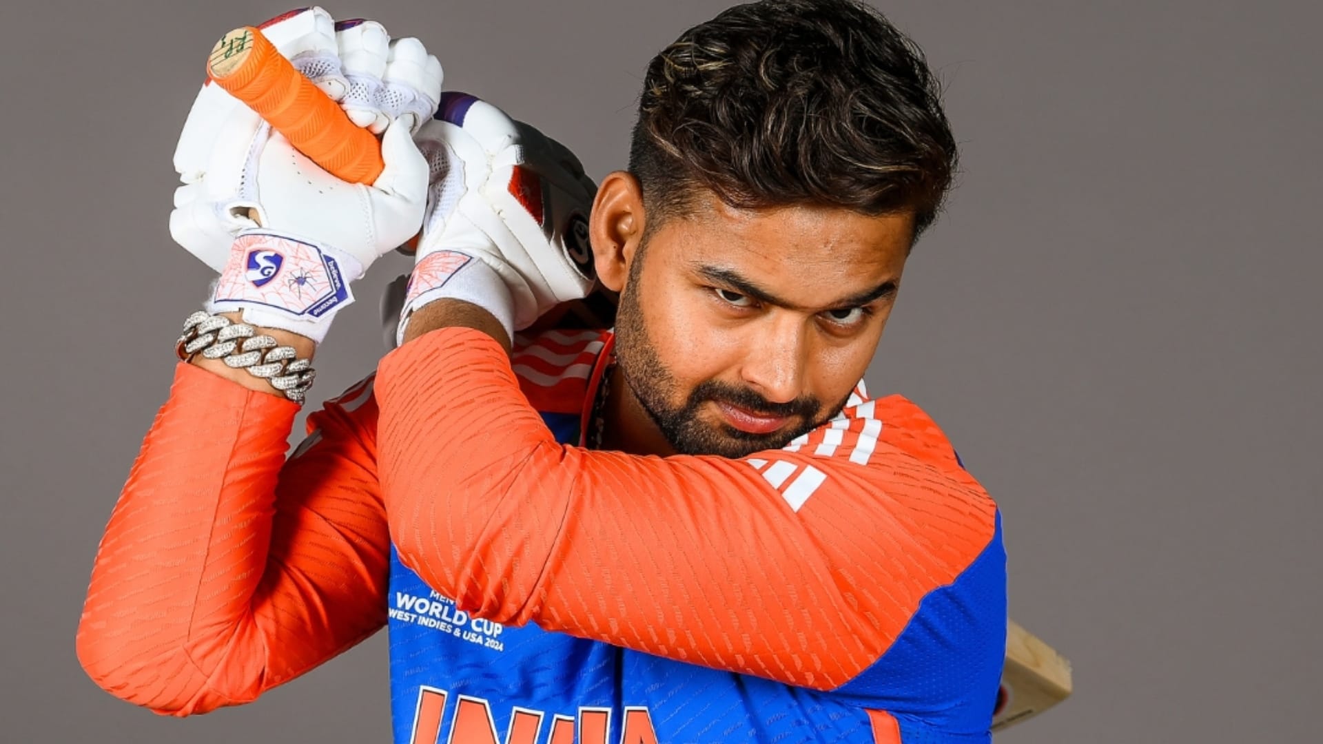 Rishabh Pant playing gully cricket shares special video on social media suggests new rules see