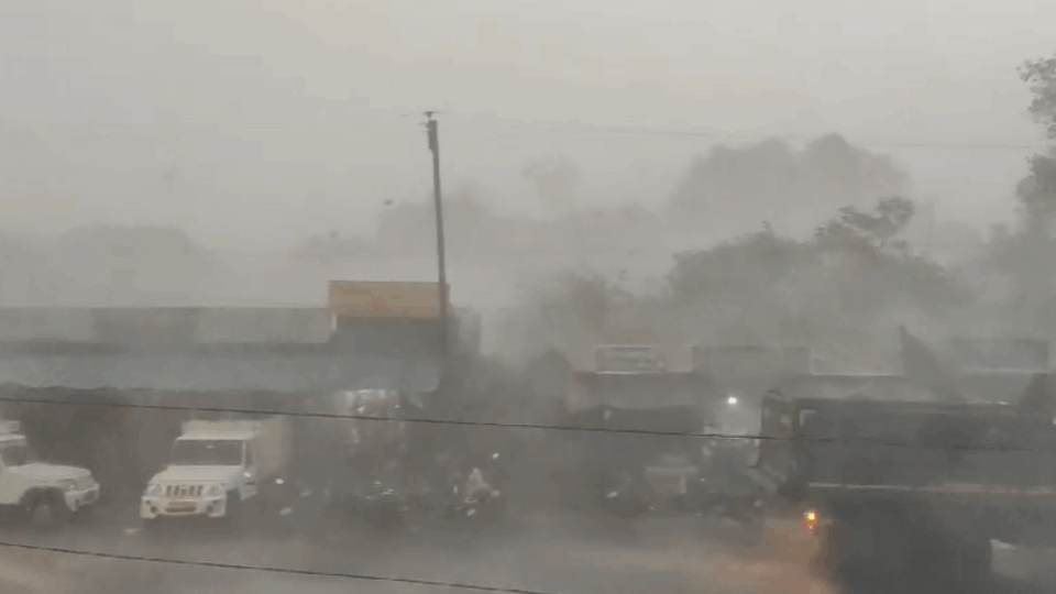 UP Weather Forecast Today: IMD Alert for Rain, Lucknow, Barabanki, Gonda, Balrampur Aaj ka Mausam