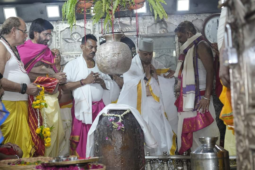 Ujjain: Jyotiraditya Scindia worshiped Baba Mahakal from the sanctum sanctorum.