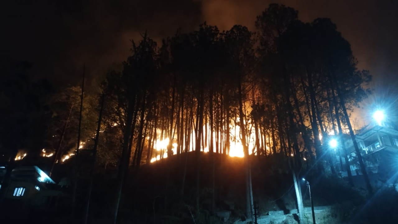 Uttarakhand Forests are burning from Ganga to Yamuna valley Watch Photos