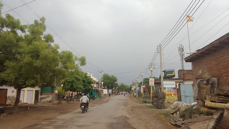 UP Weather: मौसम का मिजाज आज से बदल सकता है, गरज के साथ चमकेगी बिजली