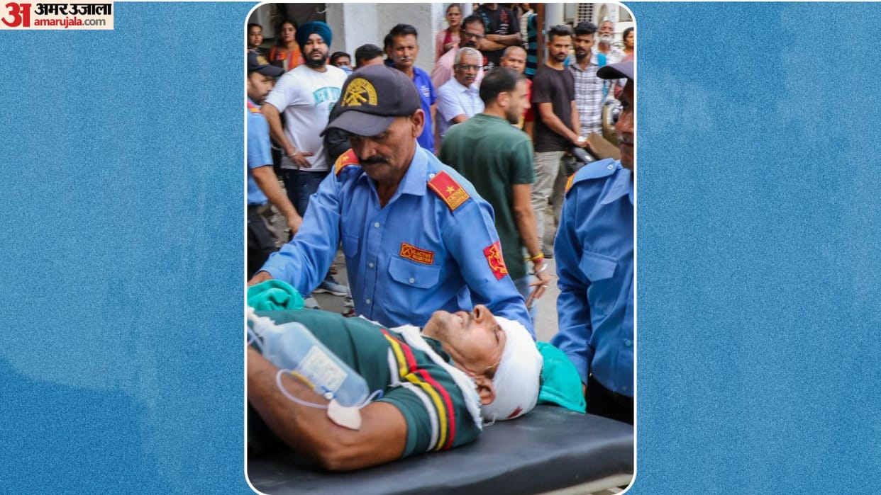 Jammu Accident news 18 people suffered broken limbs in accident Praveen who arrived from Aligarh
