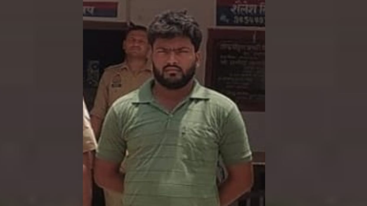 Balrampur: A man arrested related to solver gang of Police bharti.