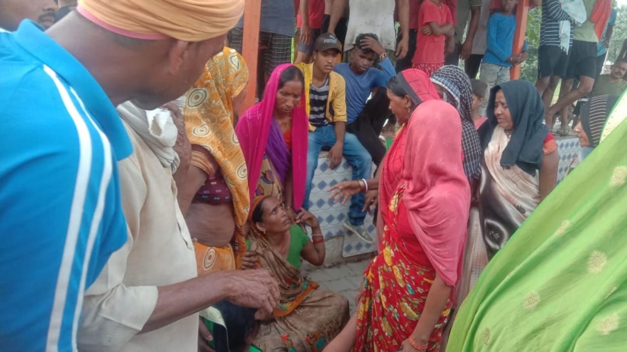 Tragic accident in Ballia Five teenagers drowned in Ganga river bodies of two recovered